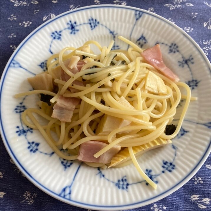 たけのことベーコン、揉み海苔のパスタ